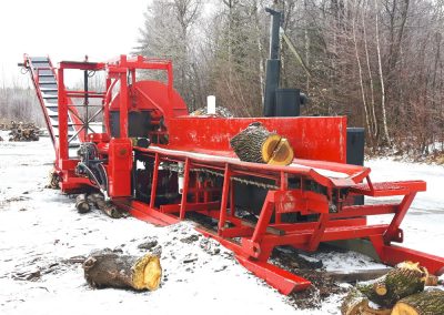 flotte de camion et d'équipement pour un service d'abattage arbre, émondage arbre et élagage arbre à Montréal, Laval, Rive-Nord et Lanaudière / Abattage Arbre Montréal