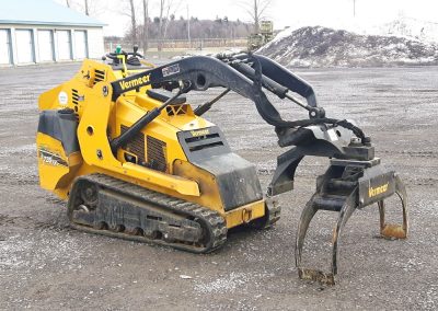 flotte de camion et d'équipement pour un service d'abattage arbre, émondage arbre et élagage arbre à Montréal, Laval, Rive-Nord et Lanaudière / Abattage Arbre Montréal
