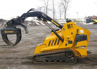 flotte de camion et d'équipement pour un service d'abattage arbre, émondage arbre et élagage arbre à Montréal, Laval, Rive-Nord et Lanaudière / Abattage Arbre Montréal