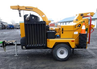 flotte de camion et d'équipement pour un service d'abattage arbre, émondage arbre et élagage arbre à Montréal, Laval, Rive-Nord et Lanaudière / Abattage Arbre Montréal