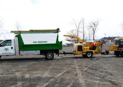 flotte de camion et d'équipement pour un service d'abattage arbre, émondage arbre et élagage arbre à Montréal, Laval, Rive-Nord et Lanaudière / Abattage Arbre Montréal
