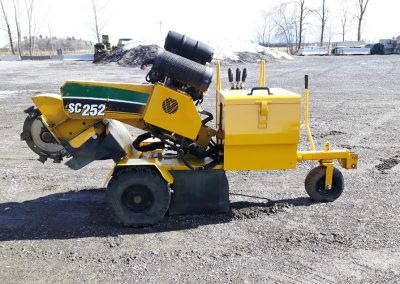 flotte de camion et d'équipement pour un service d'abattage arbre, émondage arbre et élagage arbre à Montréal, Laval, Rive-Nord et Lanaudière / Abattage Arbre Montréal