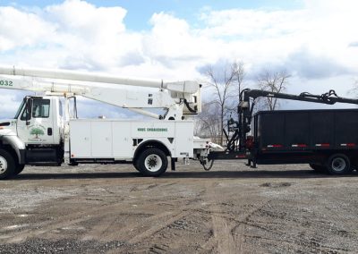 flotte de camion et d'équipement pour un service d'abattage arbre, émondage arbre et élagage arbre à Montréal, Laval, Rive-Nord et Lanaudière / Abattage Arbre Montréal