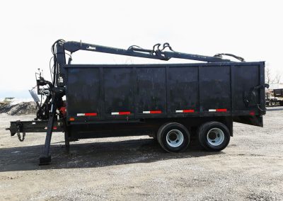 flotte de camion et d'équipement pour un service d'abattage arbre, émondage arbre et élagage arbre à Montréal, Laval, Rive-Nord et Lanaudière / Abattage Arbre Montréal