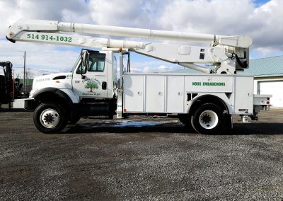 flotte de camion et d'équipement pour un service d'abattage arbre, émondage arbre et élagage arbre à Montréal, Laval, Rive-Nord et Lanaudière / Abattage Arbre Montréal