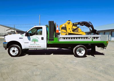 flotte de camion et d'équipement pour un service d'abattage arbre, émondage arbre et élagage arbre à Montréal, Laval, Rive-Nord et Lanaudière / Abattage Arbre Montréal
