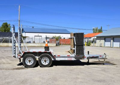 flotte de camion et d'équipement pour un service d'abattage arbre, émondage arbre et élagage arbre à Montréal, Laval, Rive-Nord et Lanaudière / Abattage Arbre Montréal