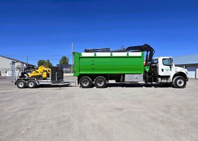 flotte de camion et d'équipement pour un service d'abattage arbre, émondage arbre et élagage arbre à Montréal, Laval, Rive-Nord et Lanaudière / Abattage Arbre Montréal