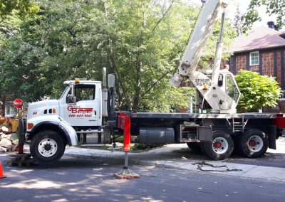 Camion a nacelle - Service de coupe et abattage arbre à Repentigny et ses environs - Service Arbre Stéphane